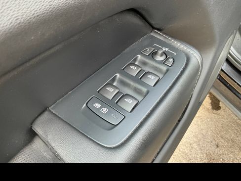 Certified 2024 Volvo XC60 T8 Ultimate w/ Protection Package Premier AWD/4WD image 24
