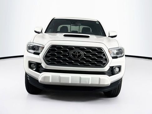 Used 2022 Toyota Tacoma TRD Sport w/ Technology Package AWD/4WD image 2