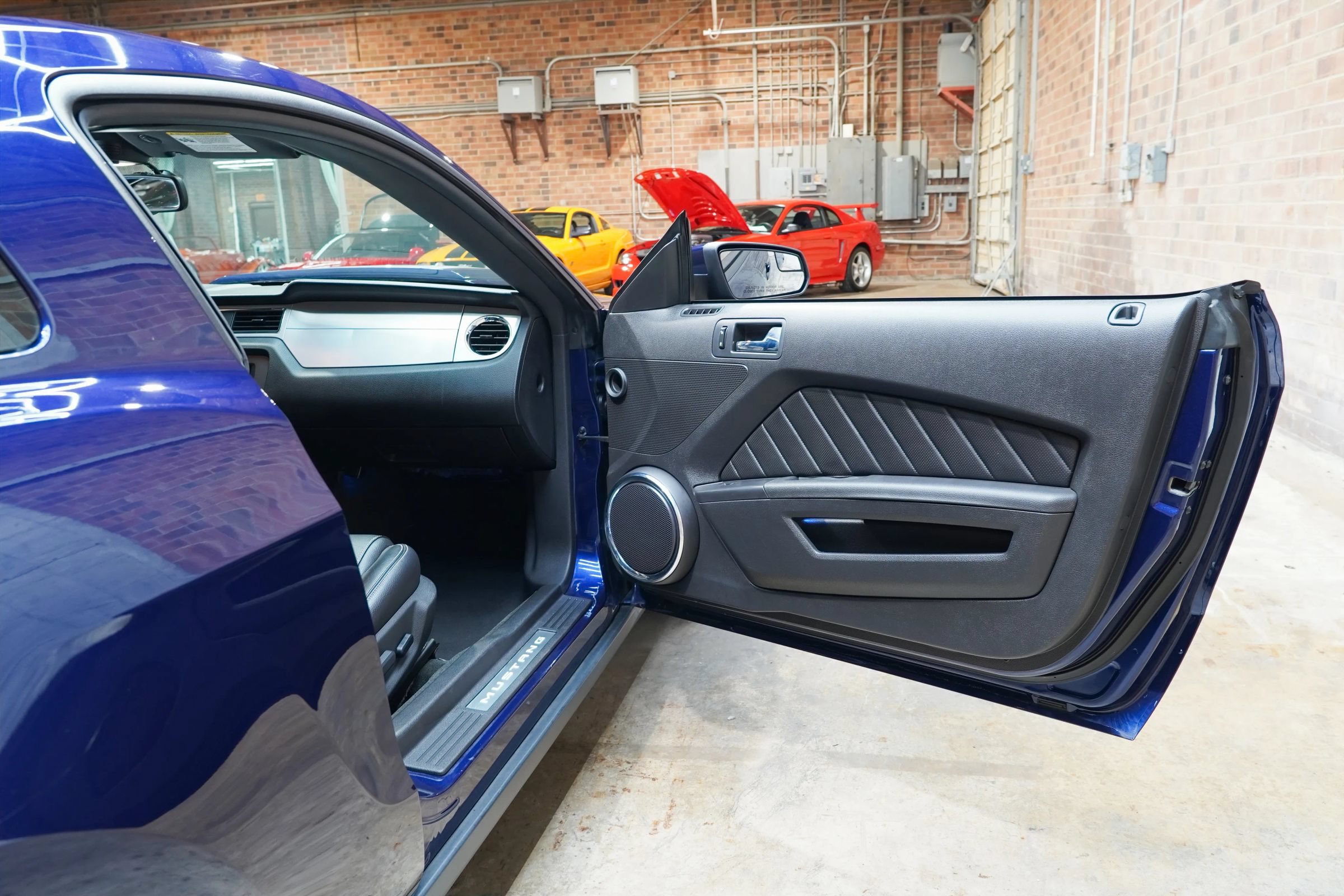 Used 2012 Ford Mustang GT Premium w/ GT Coupe Accessory Pkg 4 RWD image 41