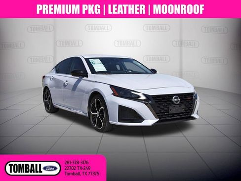 Used 2024 Nissan Altima 2.5 SR w/ SR Premium Package image 1