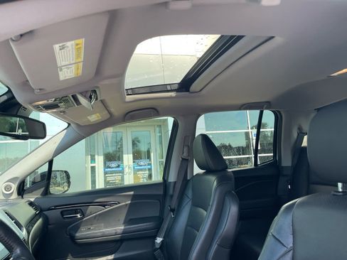 Used 2018 Honda Ridgeline RTL-E image 11