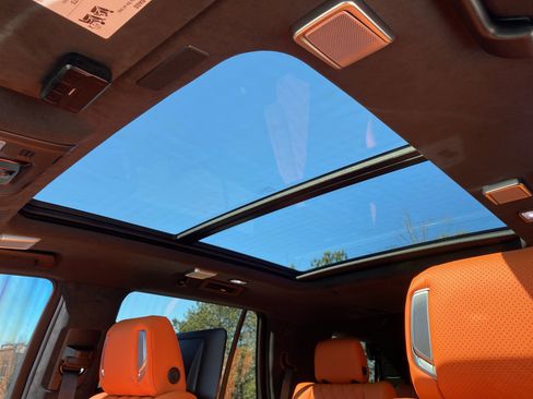 Used 2026 Cadillac Escalade Platinum Sport image 8