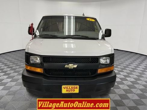 Used 2017 Chevrolet Express 2500 Extended RWD image 6