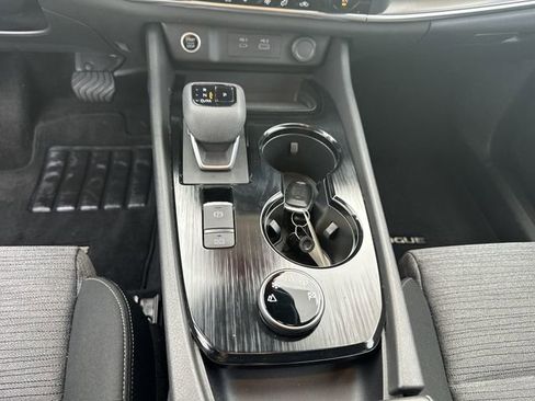 Certified 2023 Nissan Rogue SV image 25