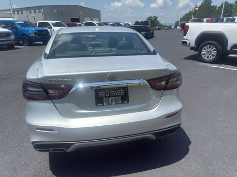 Used 2020 Nissan Maxima 3.5 SV w/ Floor Mat Group FWD image 6