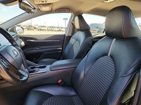 Used 2023 Toyota Camry SE image 7