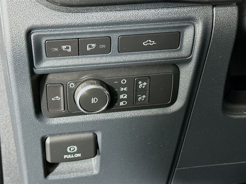 Used 2022 Ford F150 XLT w/ Equipment Group 302A High image 17