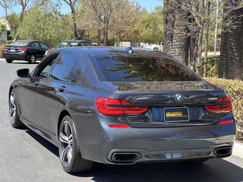 Used 2018 BMW 750i RWD image 2