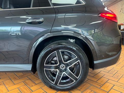 Used 2025 Mercedes-Benz GLC 350e 4MATIC w/ AMG Line image 17