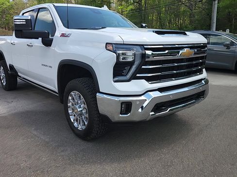 Used 2024 Chevrolet Silverado 3500 LTZ w/ LTZ Premium Package image 13