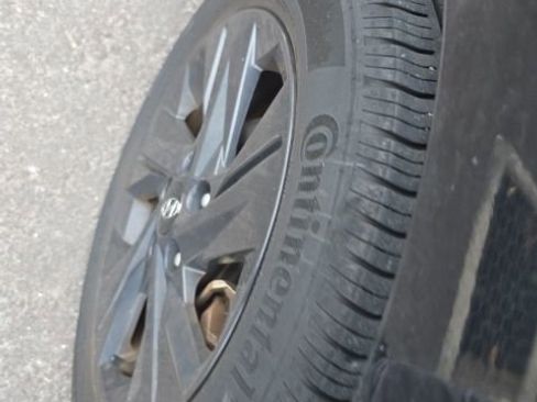 Used 2023 Hyundai Elantra SEL image 6