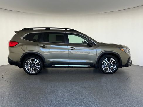Used 2024 Subaru Ascent Limited w/ Technology Package AWD/4WD image 2