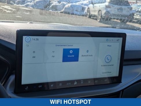 Used 2025 Ford Escape SE FWD image 24
