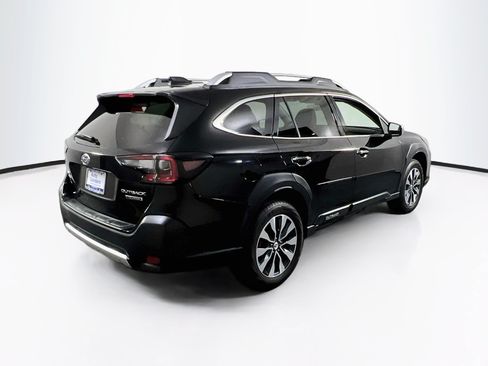 Used 2023 Subaru Outback Touring AWD/4WD image 5