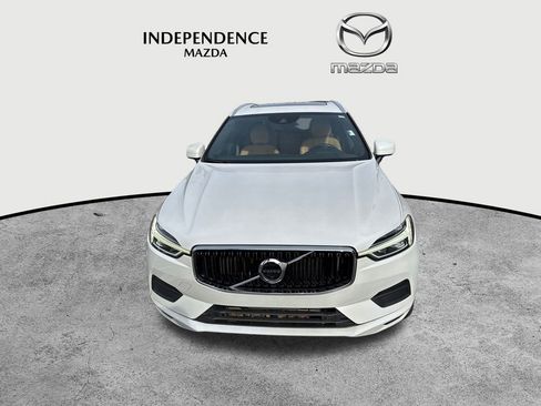 Used 2019 Volvo XC60 T5 Momentum w/ Premium Package image 8