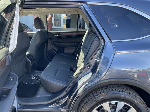 Used 2017 Subaru Outback 2.5i Limited image 25