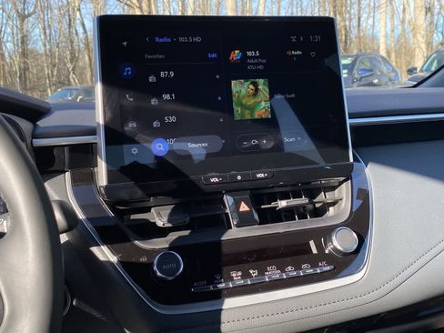 Certified 2025 Toyota Corolla SE image 34