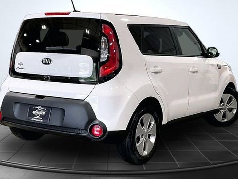 Used 2016 Kia Soul w/ Convenience Package FWD image 2