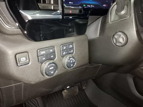 Used 2025 Chevrolet Silverado 1500 LTZ AWD/4WD image 16