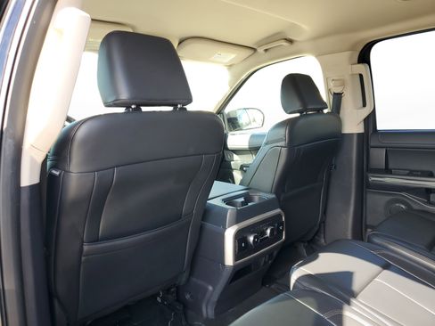 Used 2024 Ford Expedition Max XLT image 11
