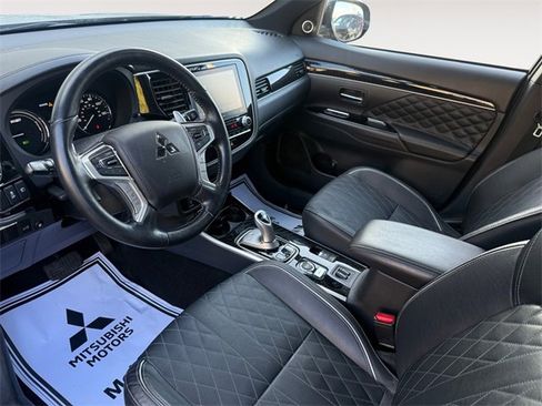 Used 2020 Mitsubishi Outlander GT image 16