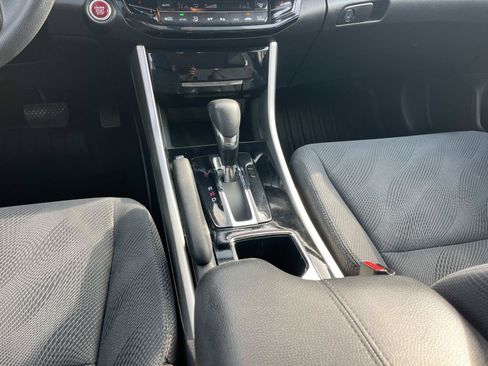 Used 2016 Honda Accord EX image 16