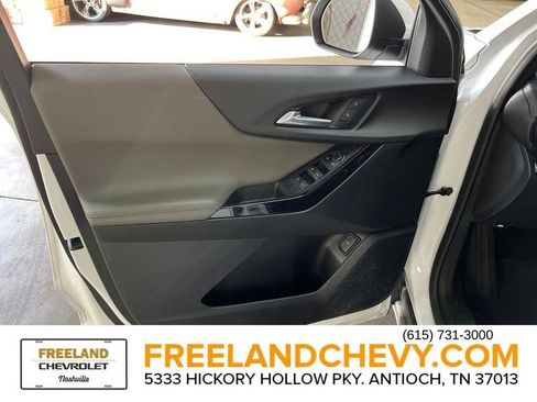 Used 2025 Chevrolet Equinox LT w/ Convenience Package II image 19