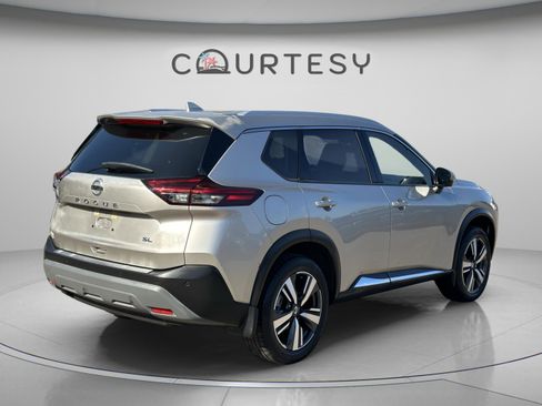 Certified 2021 Nissan Rogue SL w/ Premium Package FWD image 7