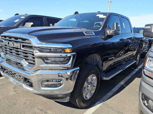 Used 2025 RAM 2500 Big Horn AWD/4WD image 2