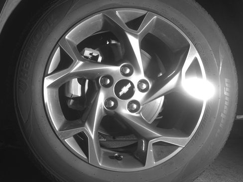 Used 2025 Chevrolet Trax LT FWD image 11