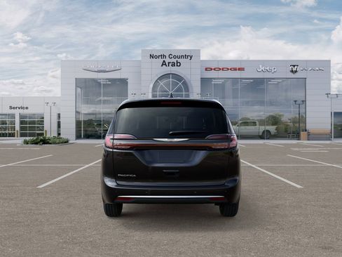 New 2026 Chrysler Pacifica Select image 8