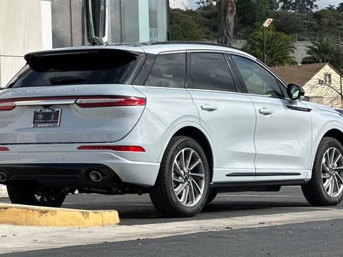 New 2026 Lincoln Corsair Grand Touring AWD/4WD image 3