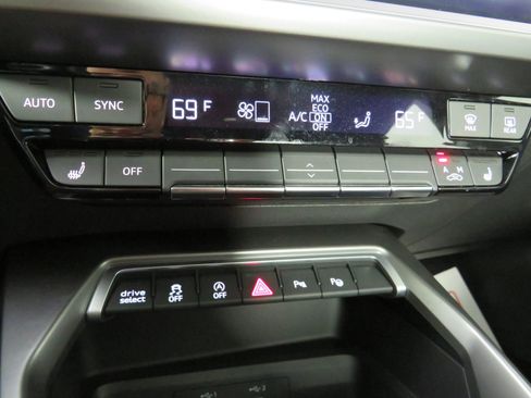 Used 2024 Audi A3 2.0T Premium image 21