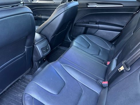 Used 2017 Ford Fusion Energi Titanium FWD image 11