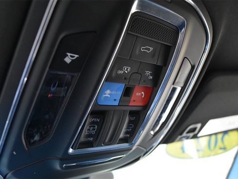 Used 2024 Jeep Grand Cherokee Altitude image 26