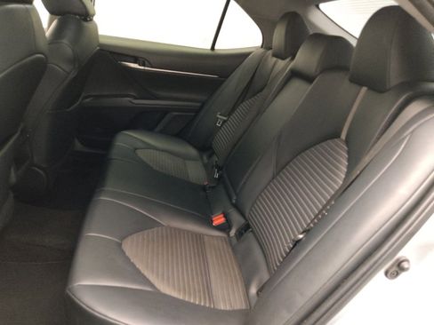 Used 2021 Toyota Camry SE image 18