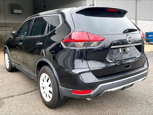Used 2018 Nissan Rogue S image 3