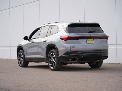 Used 2025 Buick Enclave Sport Touring image 5