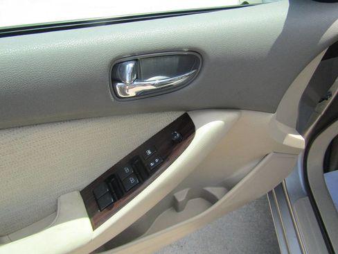 Used 2011 Nissan Altima 2.5 S w/ Convenience Pkg image 9