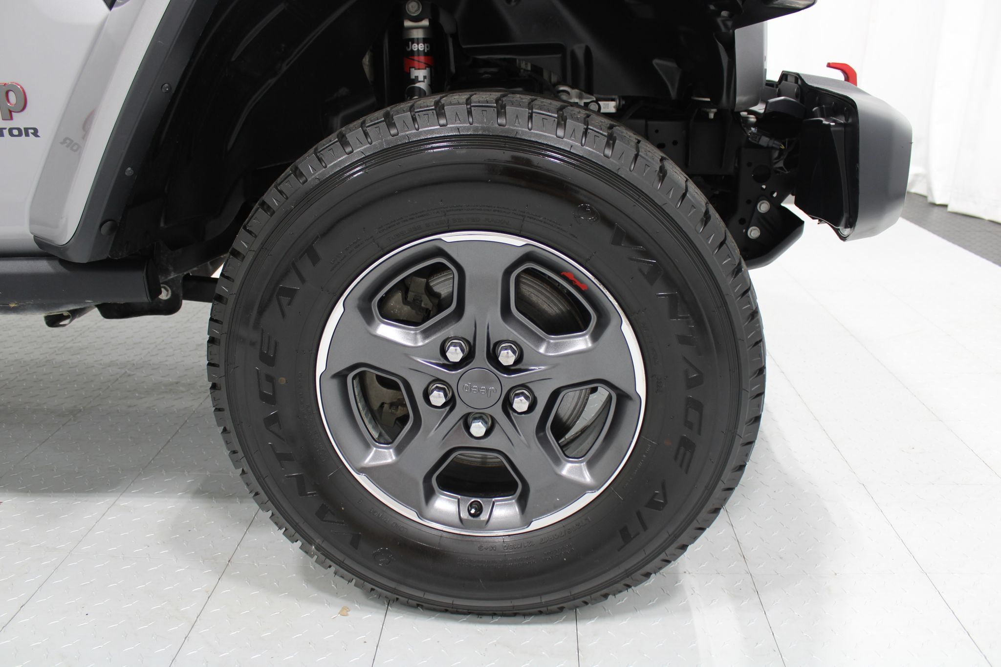 Used 2020 Jeep Gladiator Rubicon AWD/4WD image 5