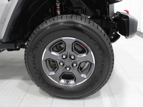 Used 2020 Jeep Gladiator Rubicon AWD/4WD image 5