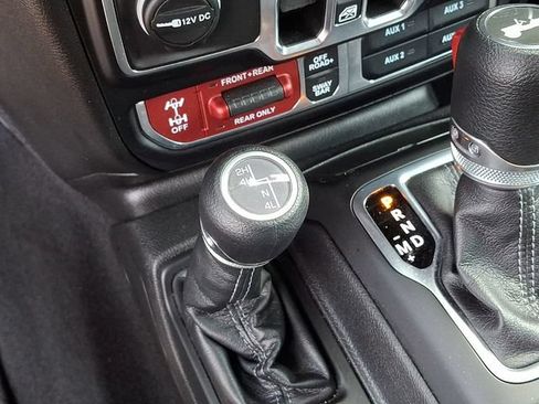 Used 2026 Jeep Wrangler Unlimited Rubicon AWD/4WD image 26