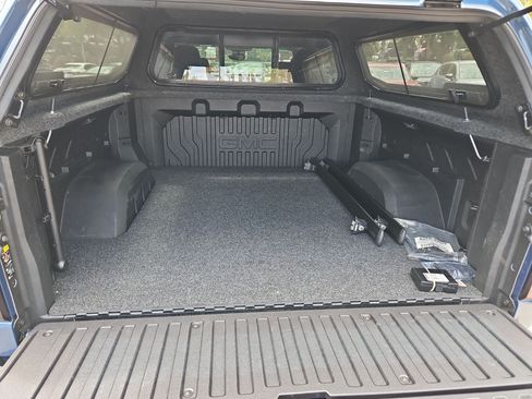 Certified 2025 GMC Sierra 1500 Denali Ultimate AWD/4WD image 33