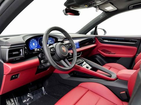 New 2026 Porsche Macan 4 Electric image 4