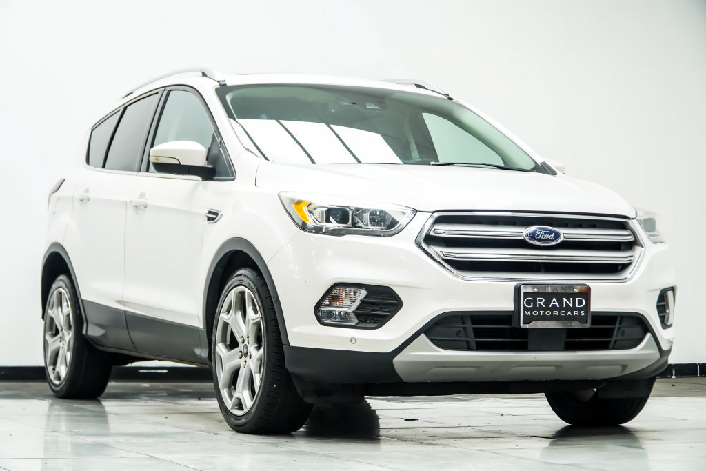 Used 2019 Ford Escape Titanium FWD image 4