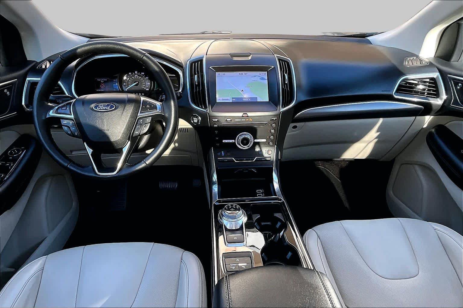 Used 2019 Ford Edge Titanium w/ Equipment Group 301A FWD image 16