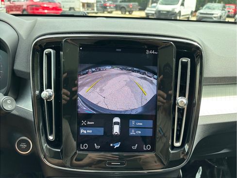 Used 2021 Volvo XC40 T5 Momentum w/ Premium Package AWD/4WD image 31