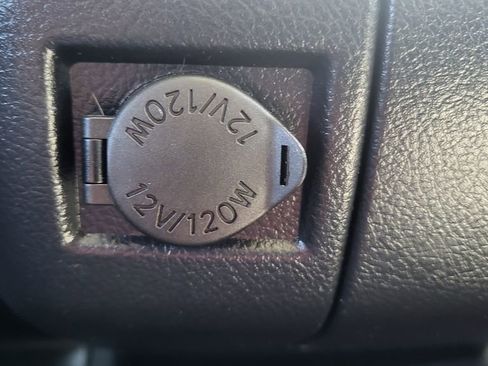 Used 2013 Toyota Tundra 4x4 Double Cab w/ SR5 Pkg image 25