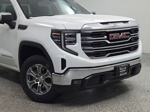 Used 2024 GMC Sierra 1500 SLT image 2