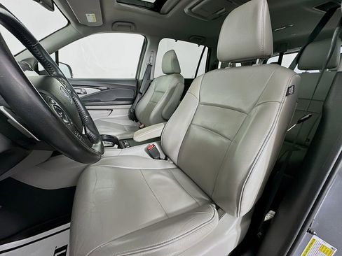 Used 2018 Honda Pilot Touring image 22